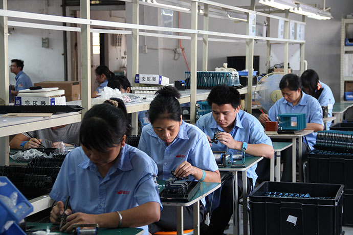 德立達(dá)科技-自動(dòng)出卡機(jī)、到閘控制器、地感生產(chǎn)線