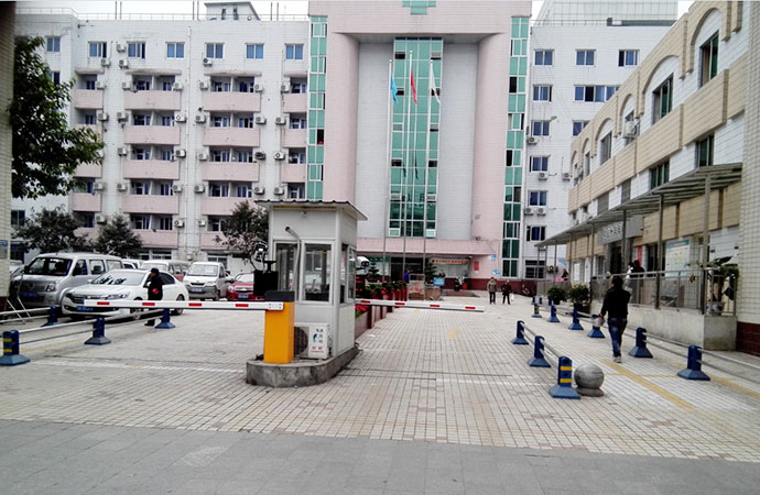 醫(yī)院停車場