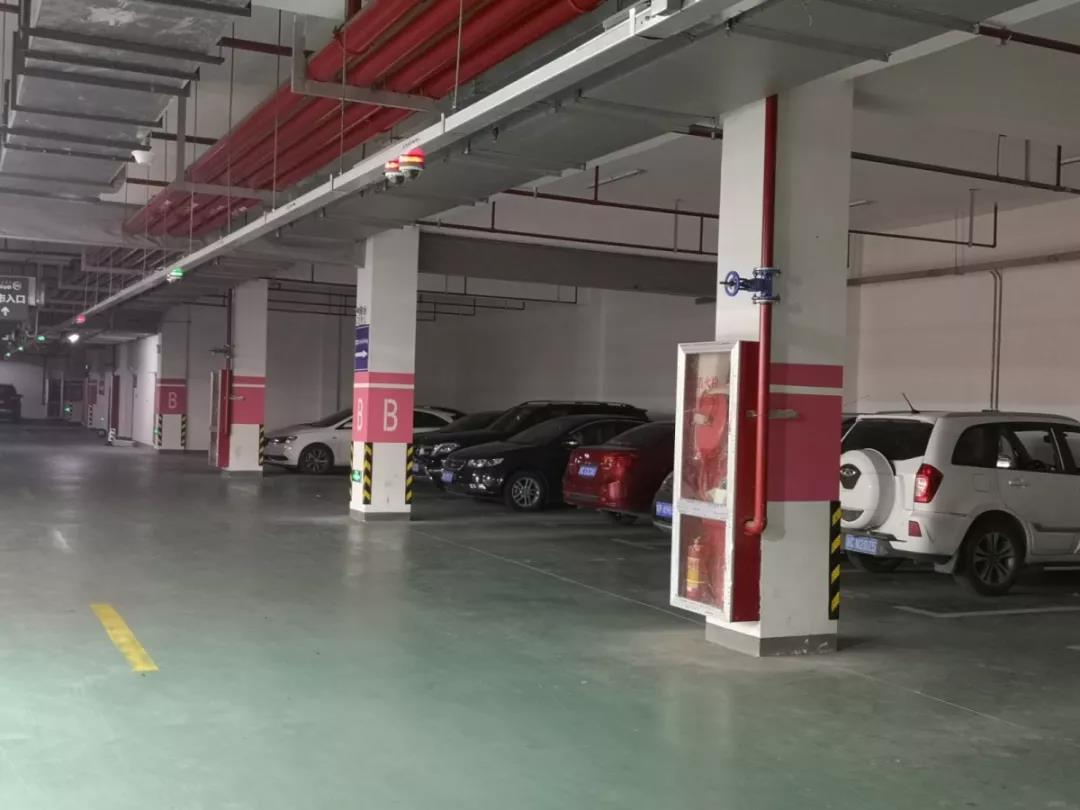 云間新天地停車場